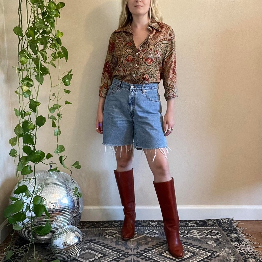 Vintage Paisley Button Down - Picture 2 of 8